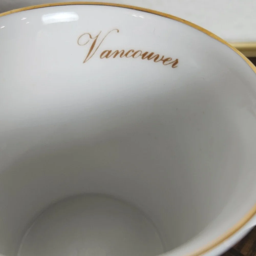 VTG Queens Rosina Bone China Tea Mug‎ White Dogwood Floral England